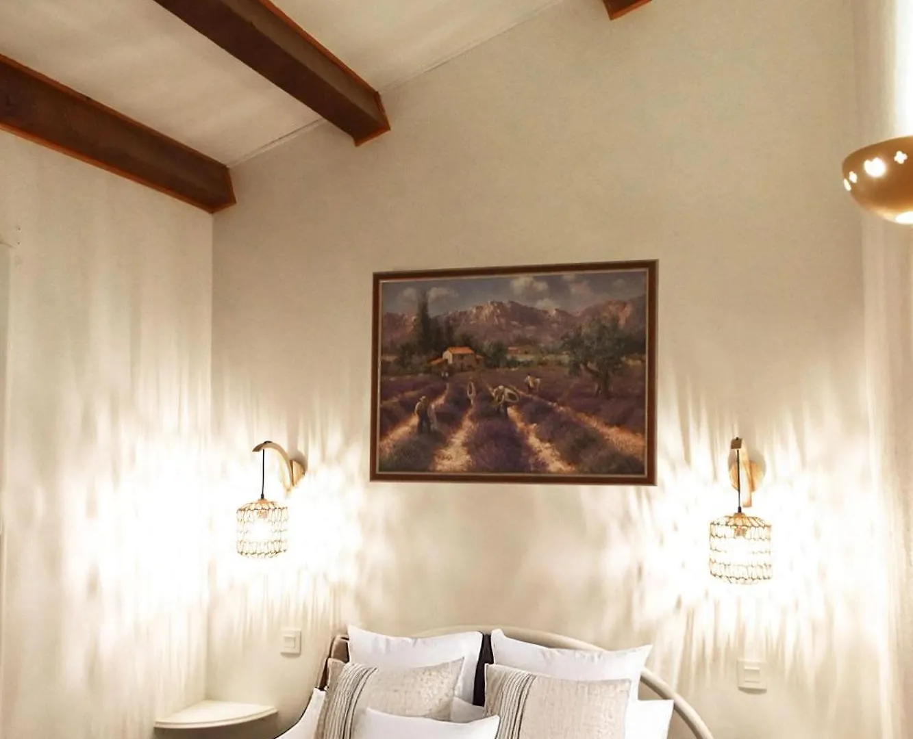 Дом отдыха Villa Spacieuse Au Calme Absolu Avec Grande Piscine Jacuzzi Chauffe - Grand Jardin Sans Vis A Vis- Salle De Jeux Avec Fresque Du Nougat - Ideal Familles Et Groupes Drome Provencale Монтелимар
